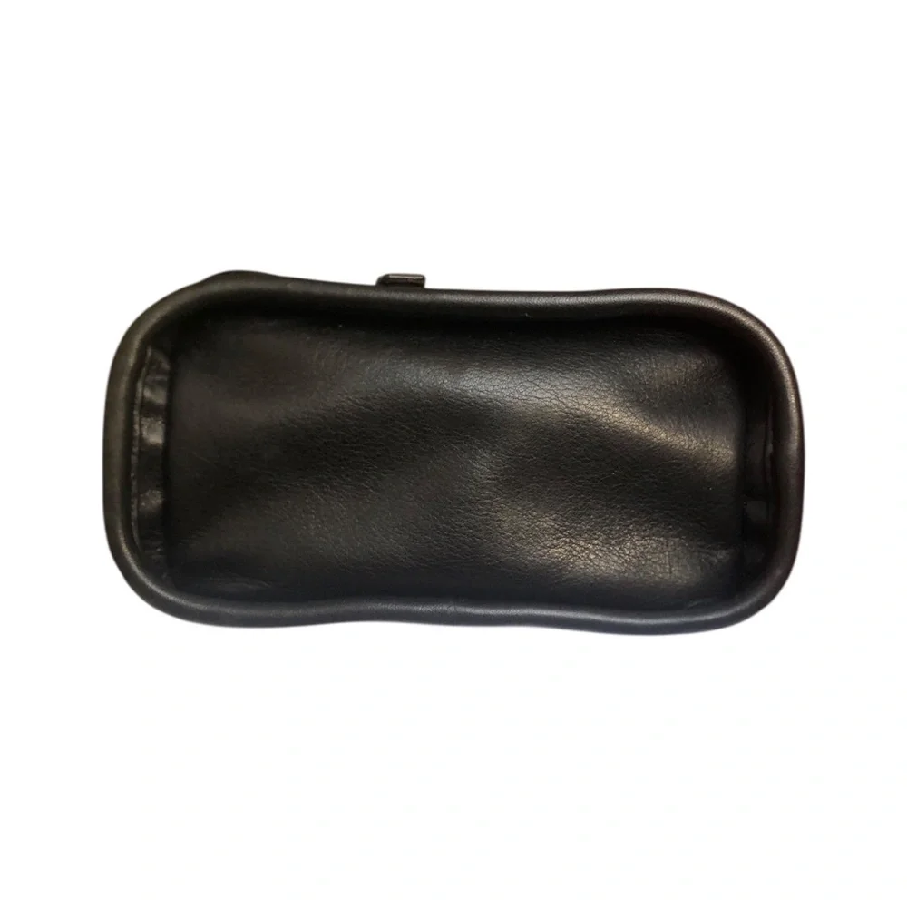 Tumi sleek black
